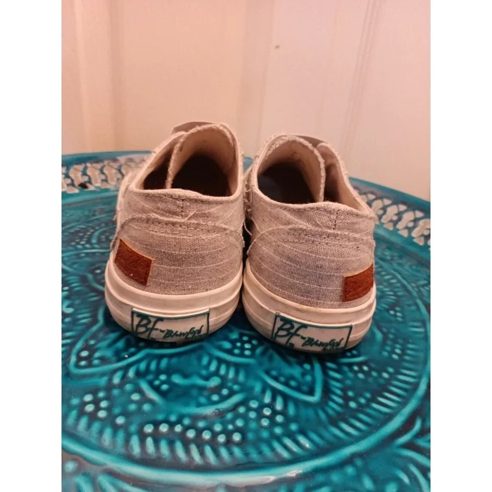Women's Blowfish Malibu Maura Slip On Gray Stripes Sneakers Size 7.5 M - Picture 5 of 12